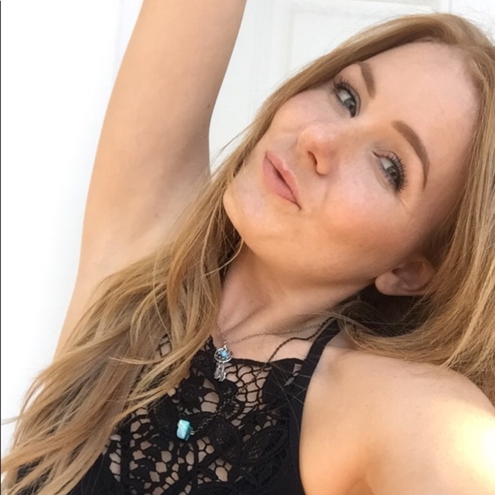 Meet your Posher, Steffany